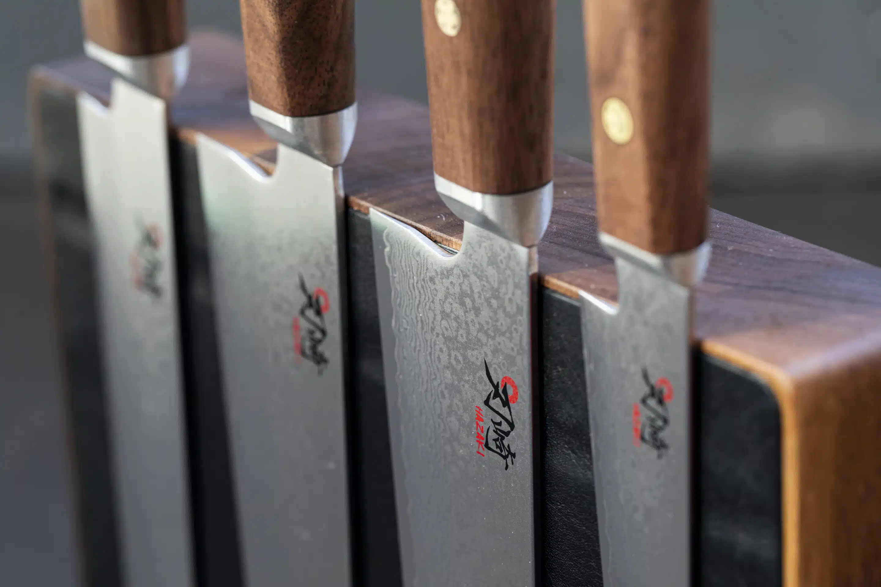 Hazaki - Bloc à couteaux - Noyer et cuir – Image 2